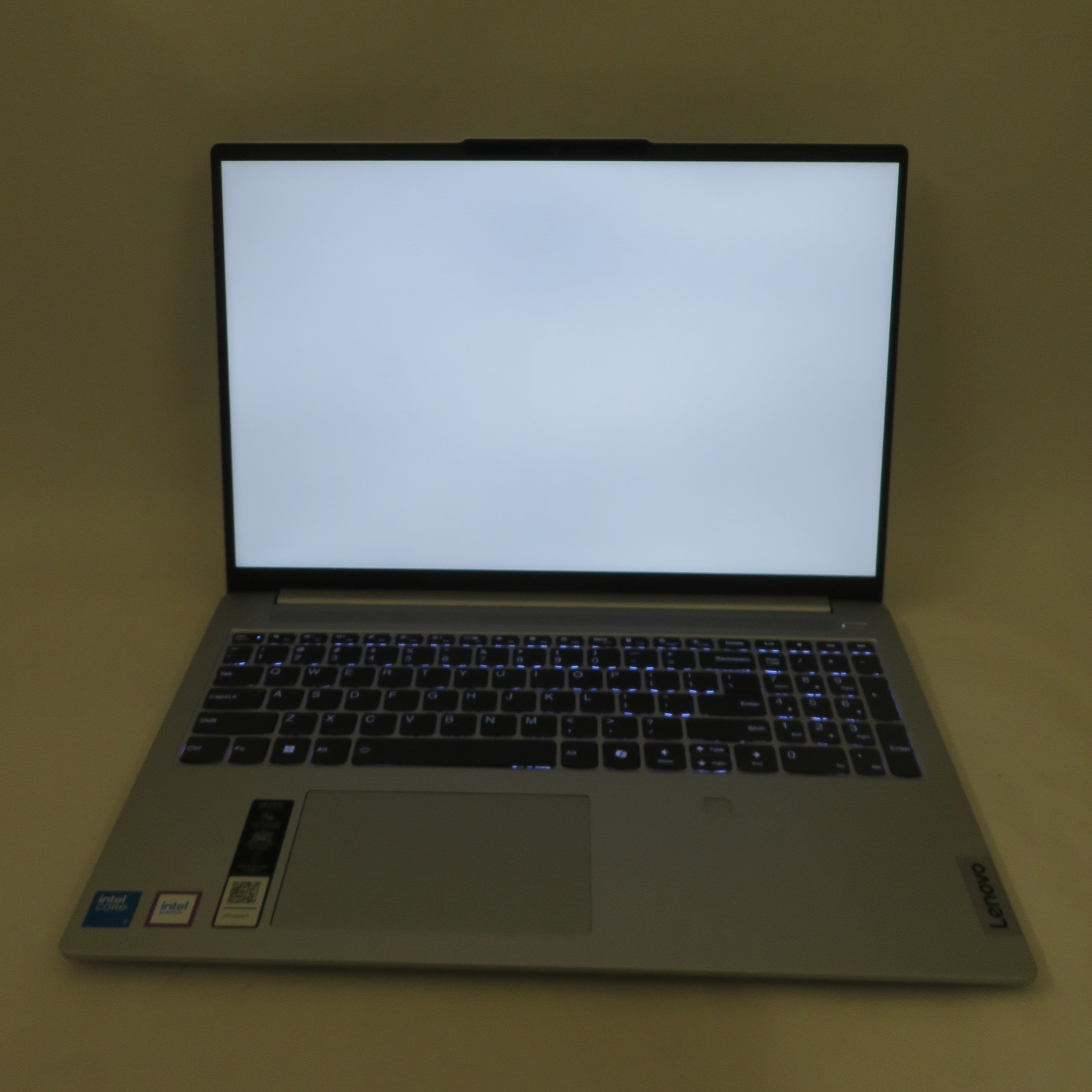 Lenovo IdeaPad Slim 5 16IRU9 CORE 7 150U 1.8GHz 8GB RAM 512GB Windows 11