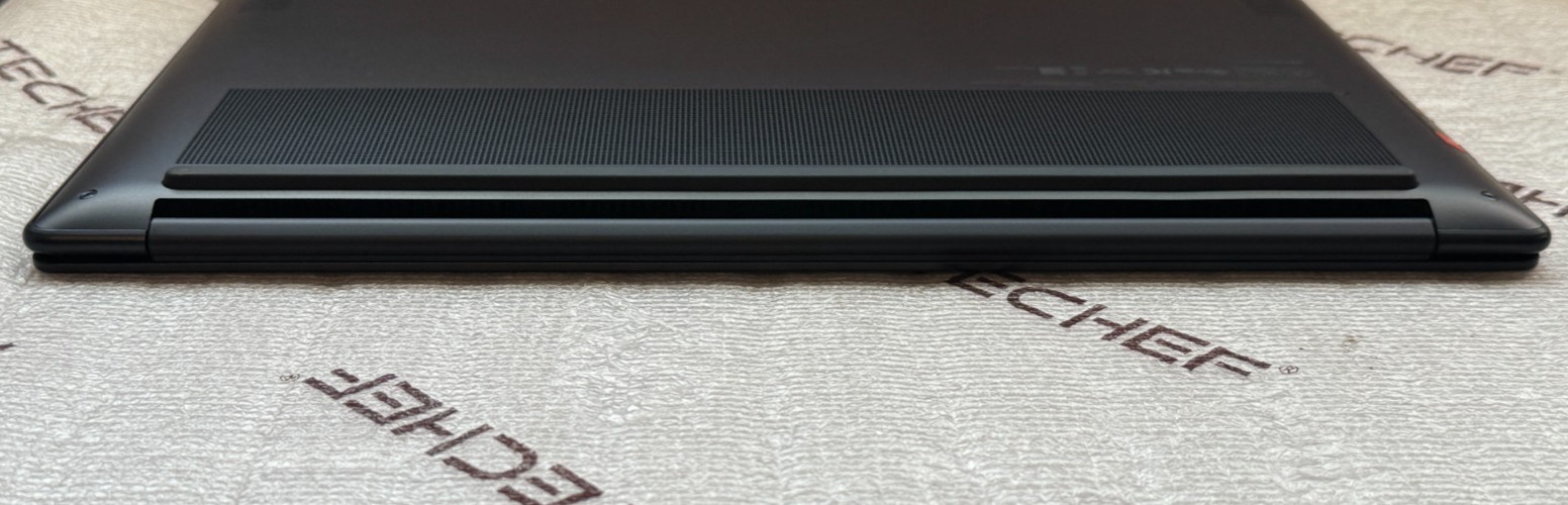 Lenovo Yoga Slim 7x 14.5″ 3K OLED Touch Laptop Snapdragon X Elite 32GB 1TB