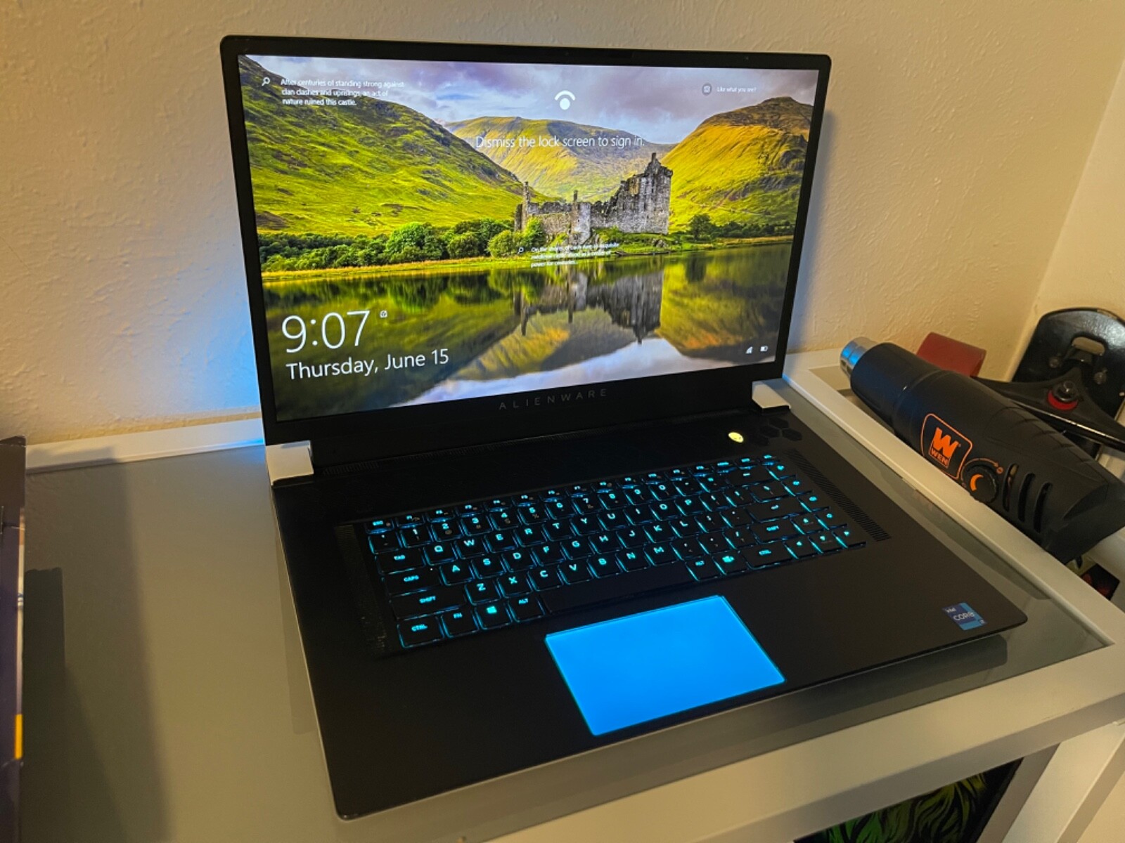 alienware x17 r1 3080 i7 LED backlit mouse pad built in camera cherry keyboard 