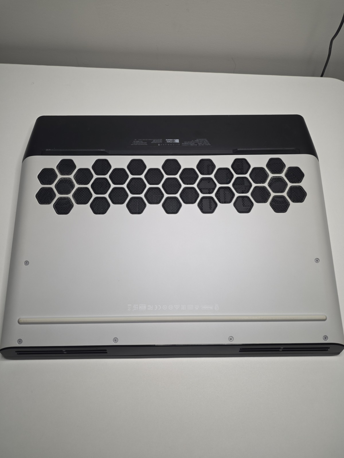 Alienware Area-51m Laptop, RTX 2080, i7-9700K, 16GB RAM, 512GB SSD + 1TB HDD