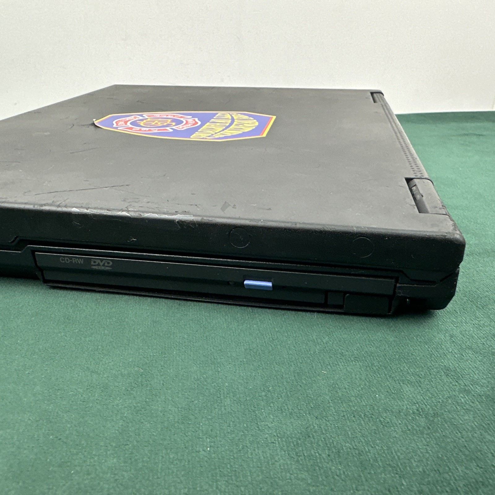 IBM ThinkPad T22 Laptop Type 2647 Vintage Windows 98/2000 Parts Repair As Is