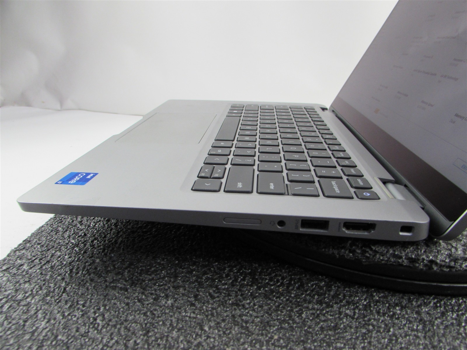DELL LATITUDE 5320 (CONVERTIBLE) CORE I7-1185G7 256GB SSD 16GB RAM NO O.S