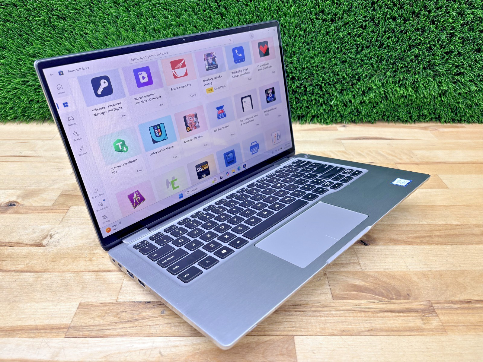 Dell Latitude 7400 2-in-1 Intel i5-8th Gen 1.60GHz 8GB RAM 256GB SSD Win 11 Pro*