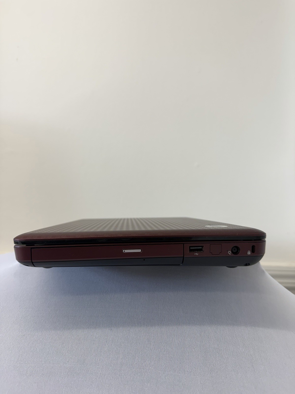 HP Notebook G42 Laptop – Good Screen – Intel Celeron 900 – Read Des