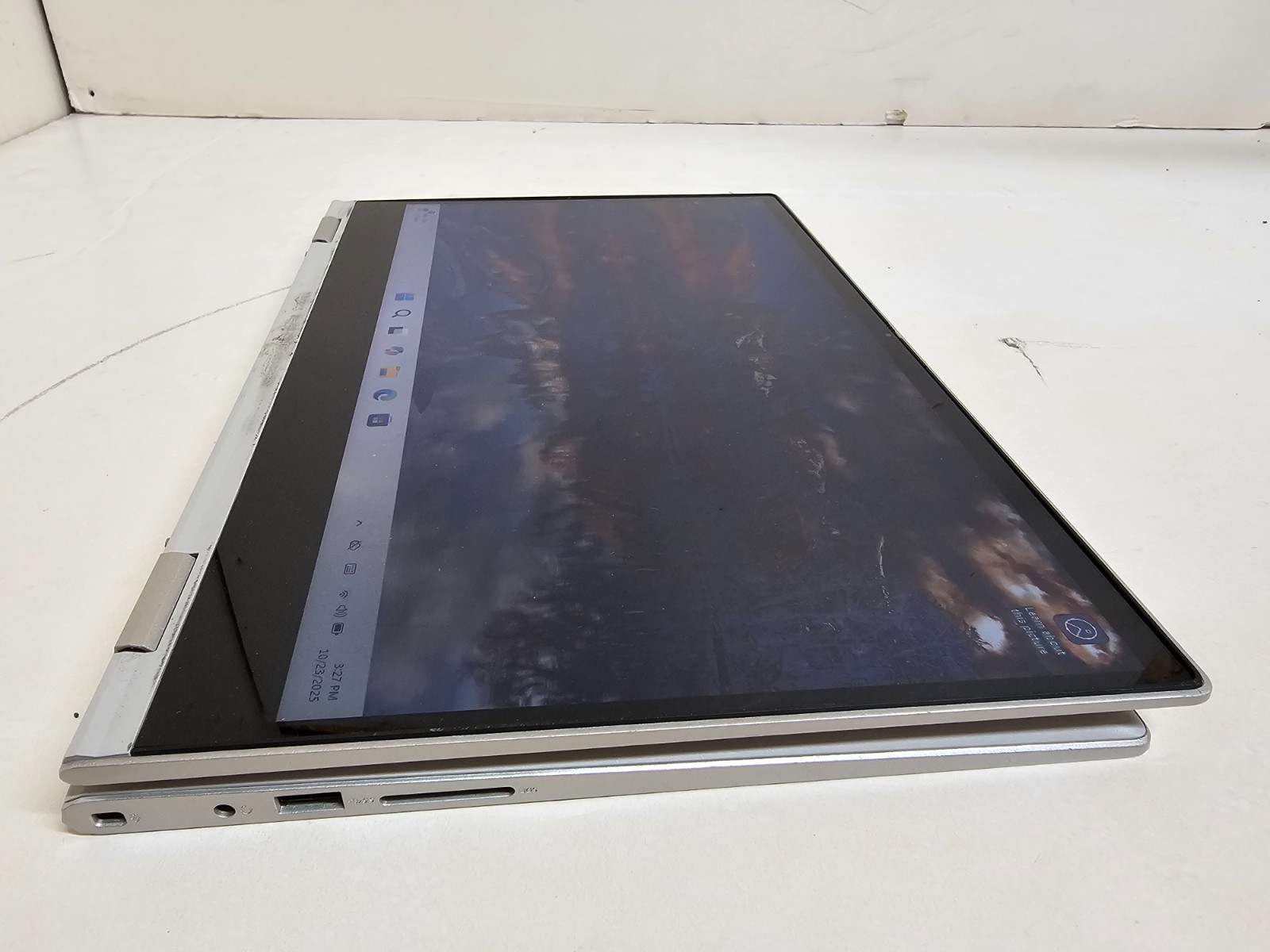 Dell Inspiron 5406 2-in-1 Laptop – 2.4 GHz i5-1135G7 16GB 512GB 14″ Touchscreen