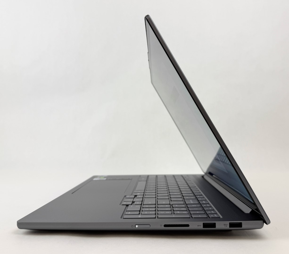 Lenovo IdeaPad Pro 5 16IAH10 16″ 2.8K Touch Ultra 9 285H 32GB 1TB RTX 5050 W11H