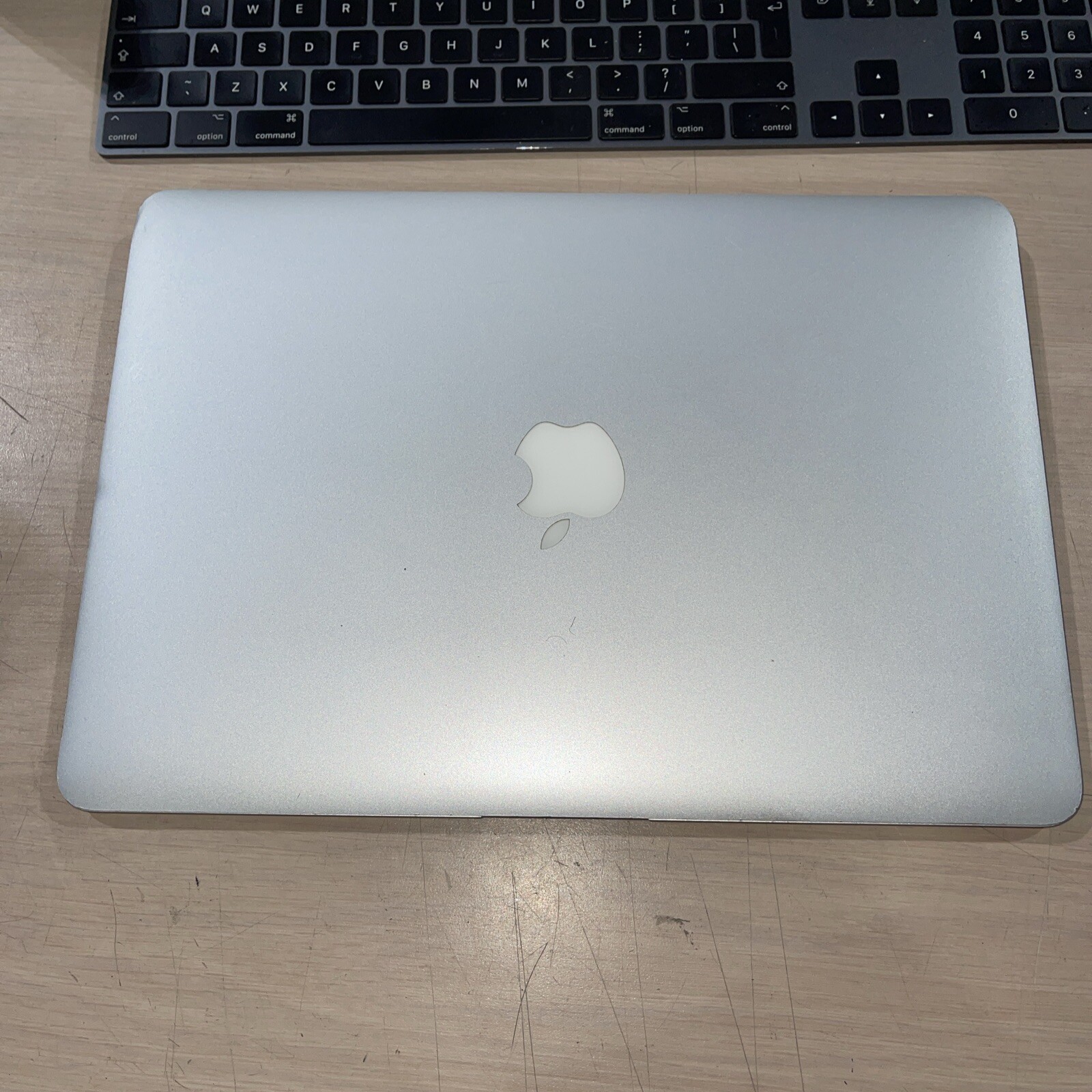 Apple Macbook Air Mid 2012 i5-3427U 1.8GHZ 4gb RAM NO HD