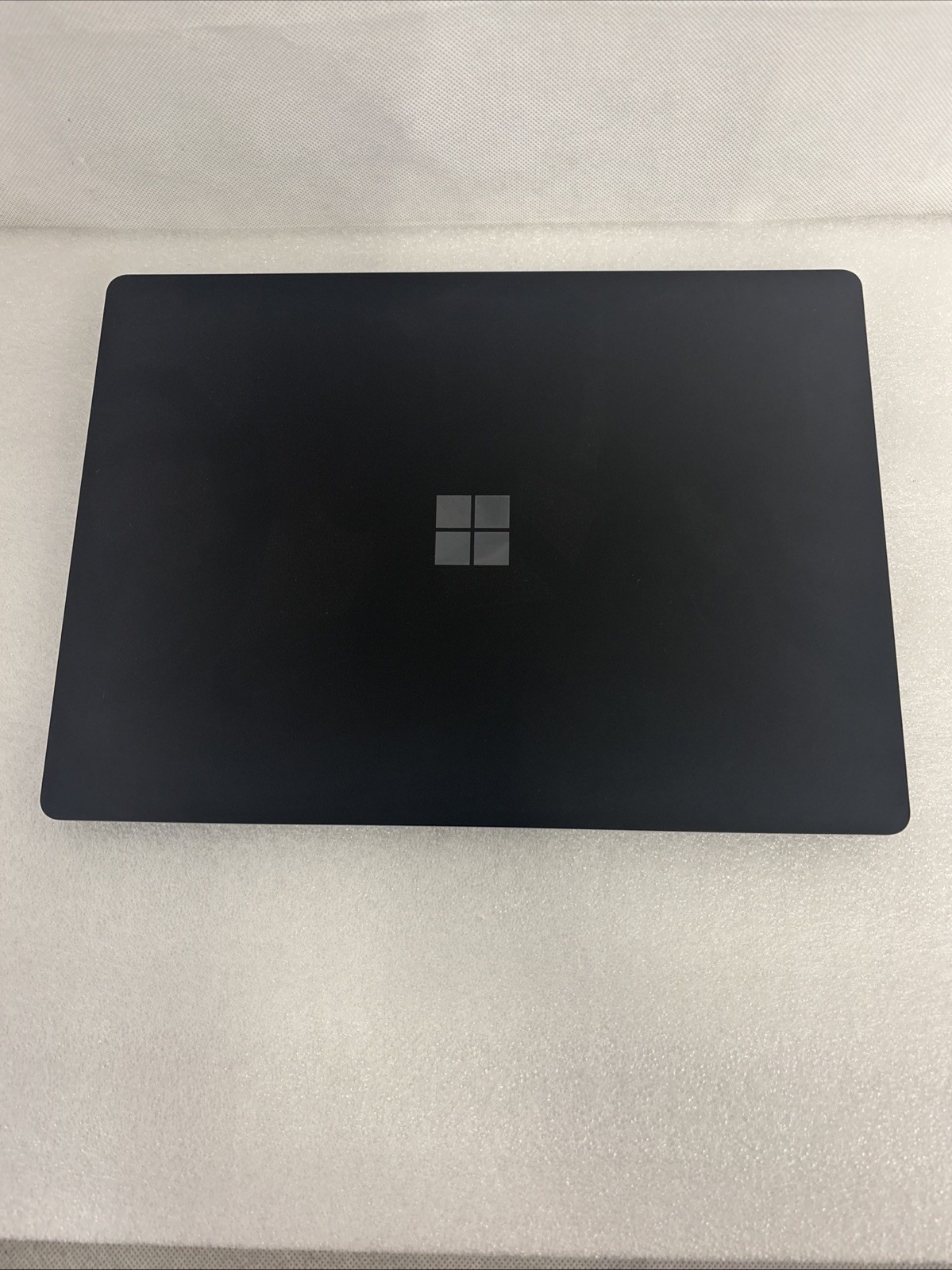 Microsoft Surface Laptop 5 13.5″ (Intel i5-12th Gen, 16GB RAM, 256GB) – Black