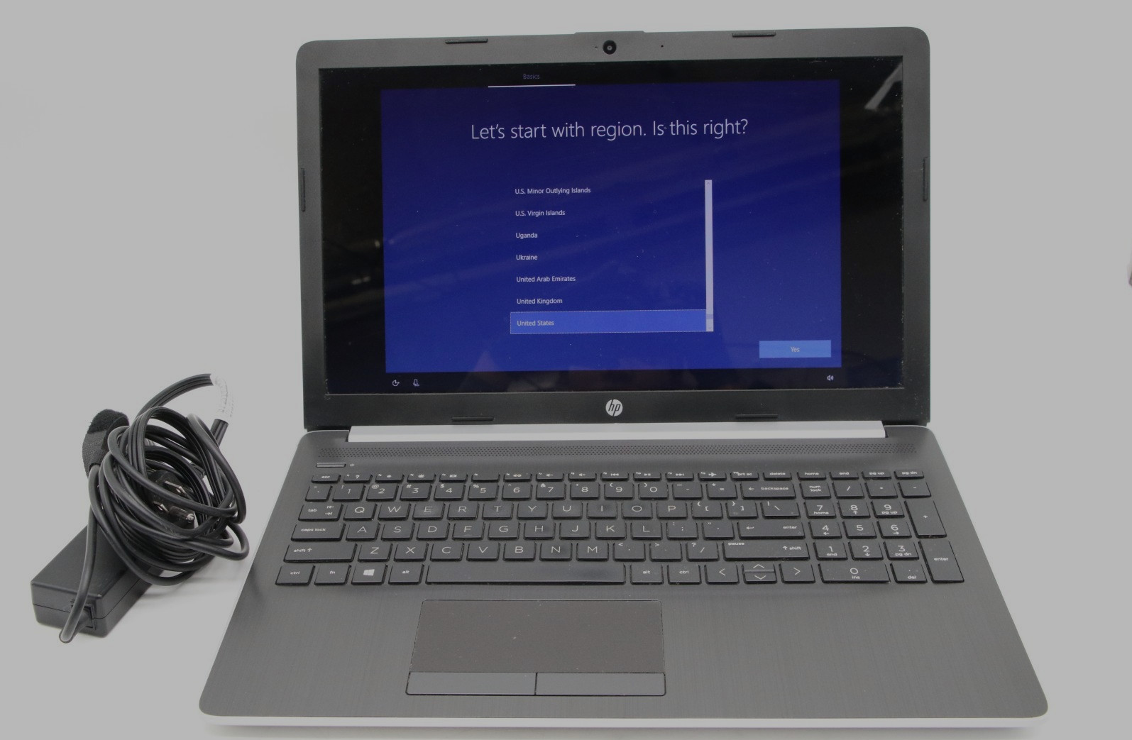 HP 15-DB0031NR Laptop 15.6″ AMD A9-9425 Radeon R5 4GB RAMS 1TB HDD *READ*