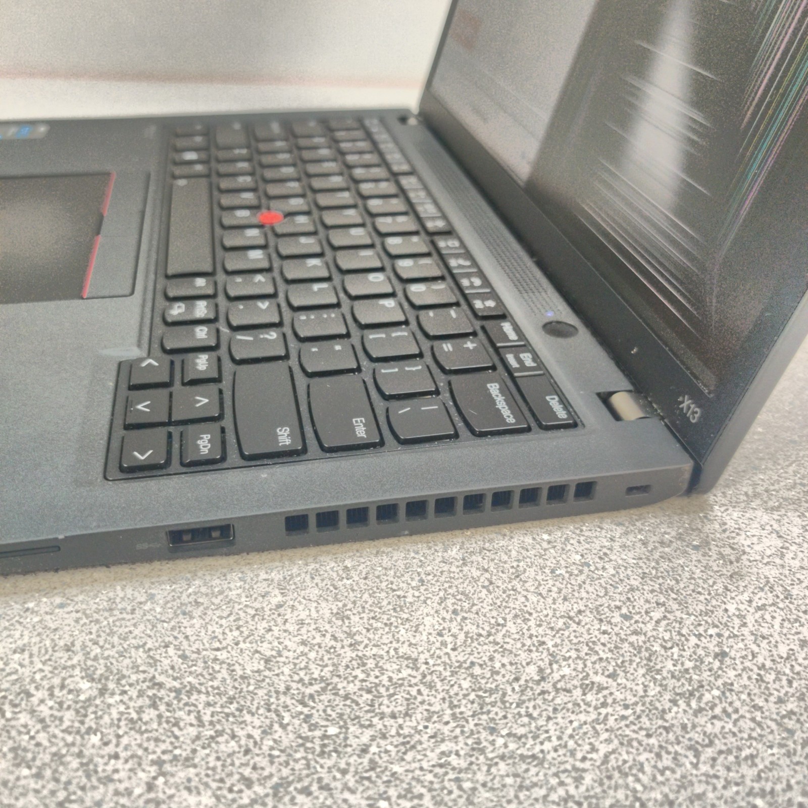 Lenovo ThinkPad X13 Gen 2 i7-1185G7 16GB NO SSD/OS/AC – CRACKED LCD FOR PARTS