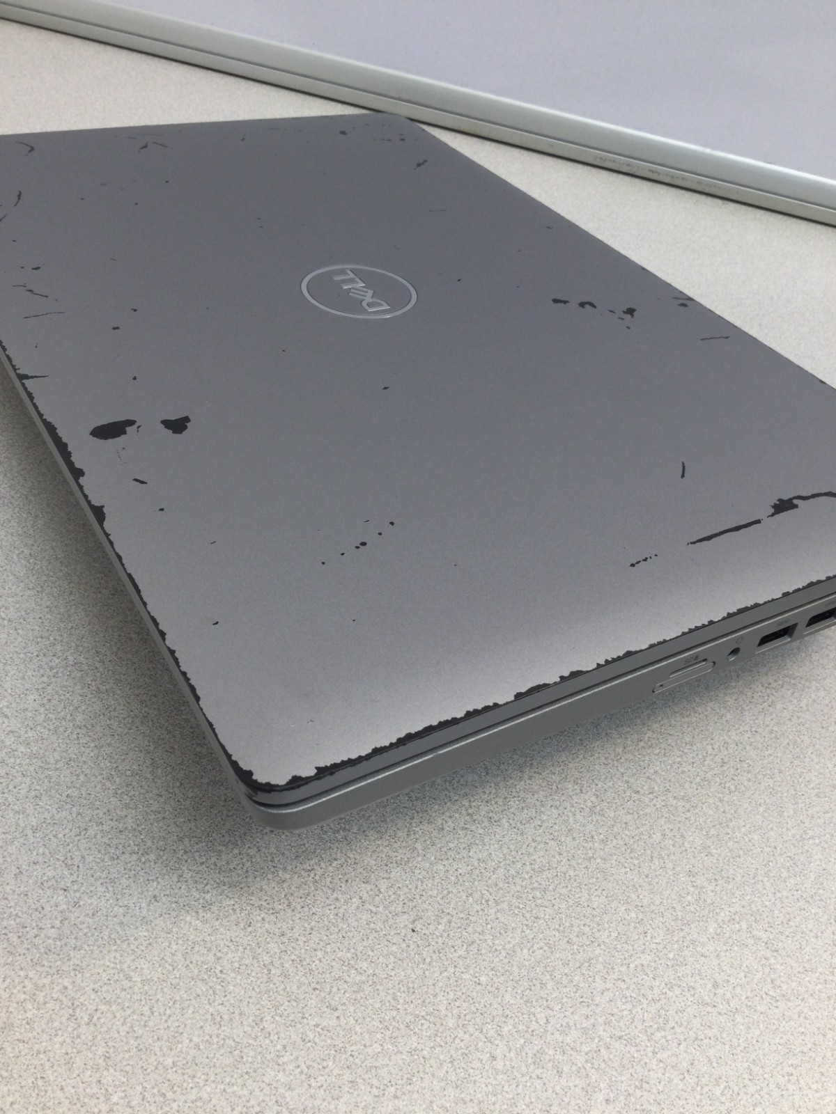 Dell Latitude 5510 15.6″ Core i5-10210U 1.60GHz 12GB RAM 128GB SSD Windows 11 P