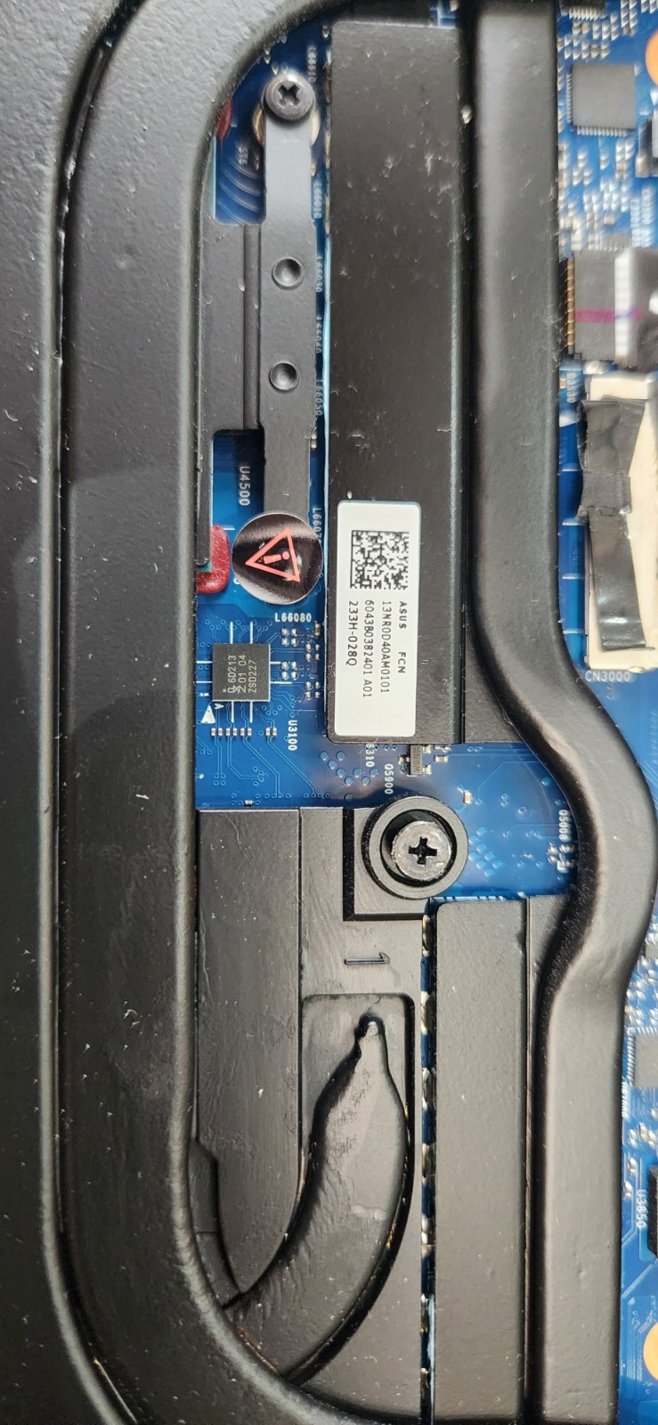 ASUS ROG Strix G16 (2023), 16” 16:10 FHD 165Hz, GeForce RTX 4050 (FOR PARTS)