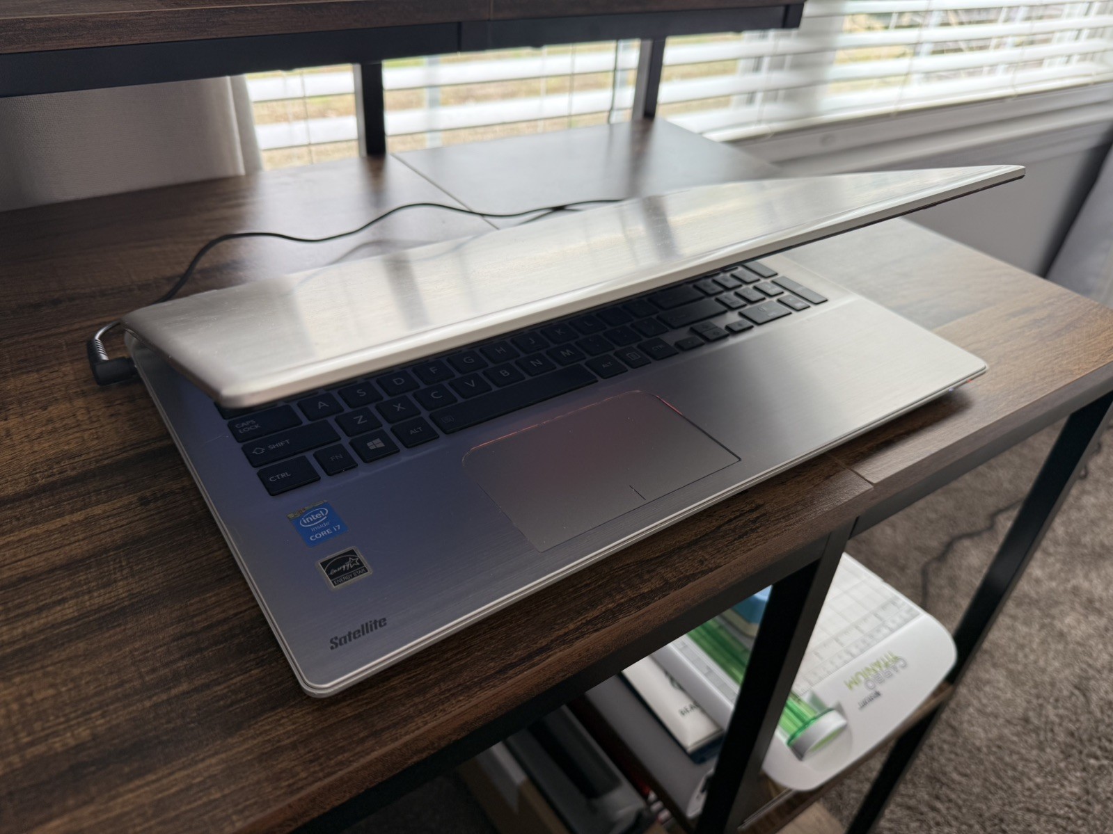 Toshiba Satellite S55-B5280 Laptop, intel i7 processor, harmon/kardon speakers