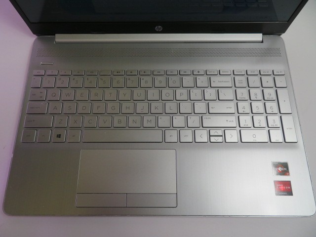 HP LAPTOP 15-GW0023OD RYZEN 3-3250U 2.6Hz 8GB RAM 256GB NVMe WIN 11 HOME *READ