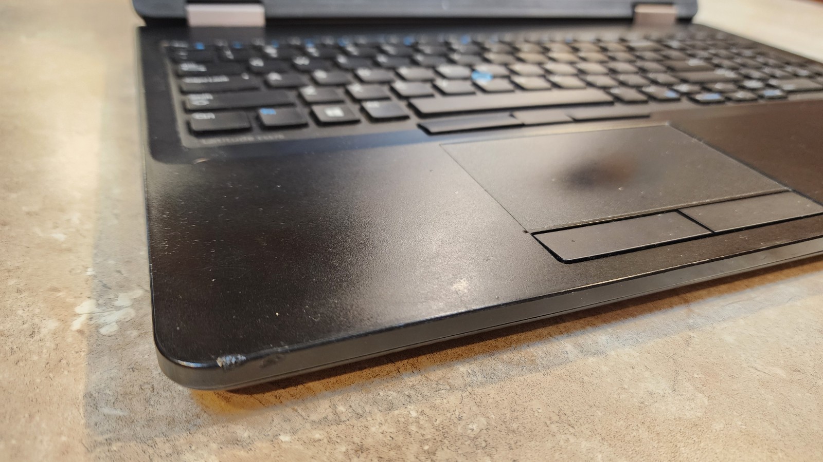 DELL LATITUDE E5570 15.6″ QUAD-CORE I5-6440HQ 256GB SSD 16GB RAM HDMI WIN11