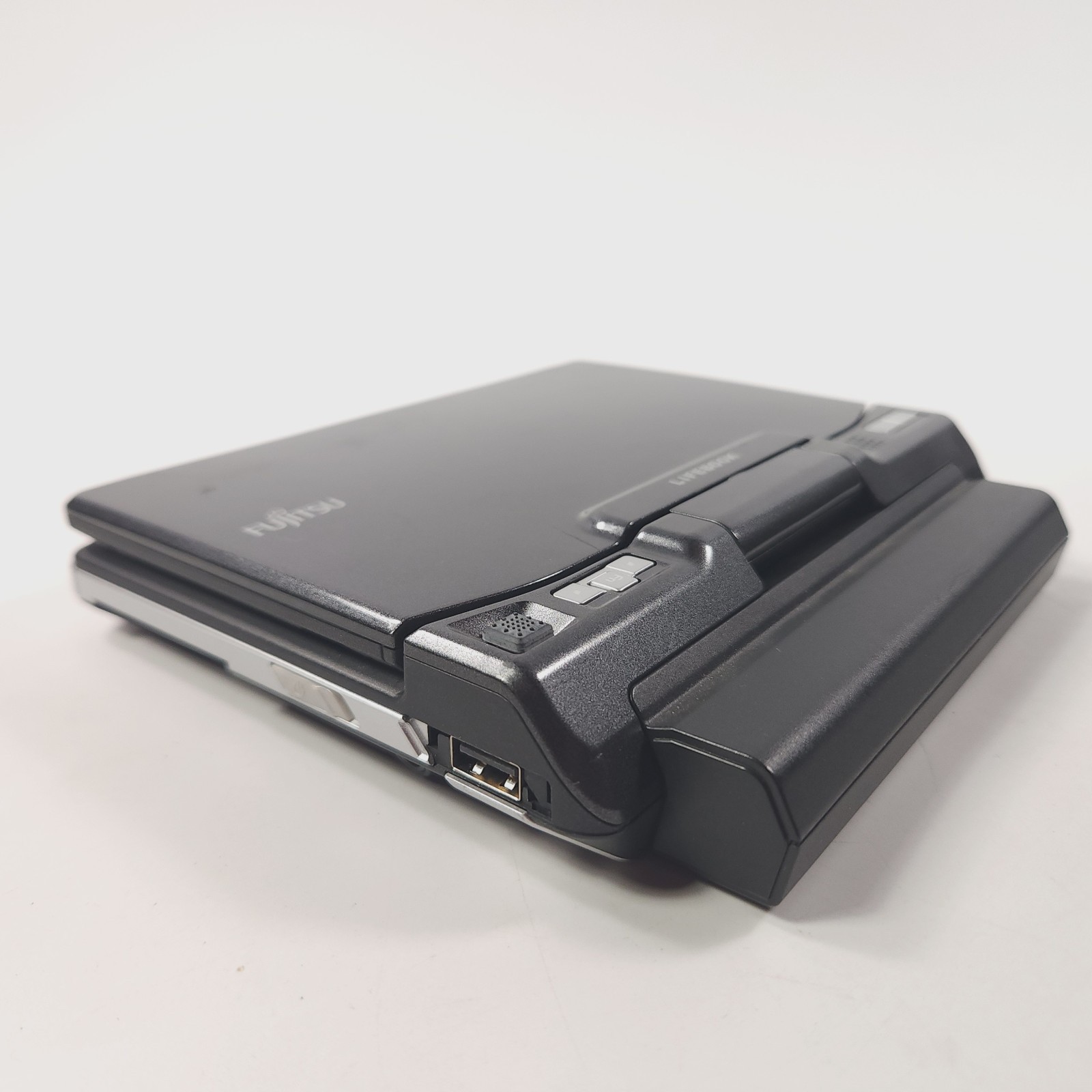 Retro Gaming Laptop Fujitsu U810 Intel 800 MHz 1 GB RAM 35 GB HD Windows XP Pro