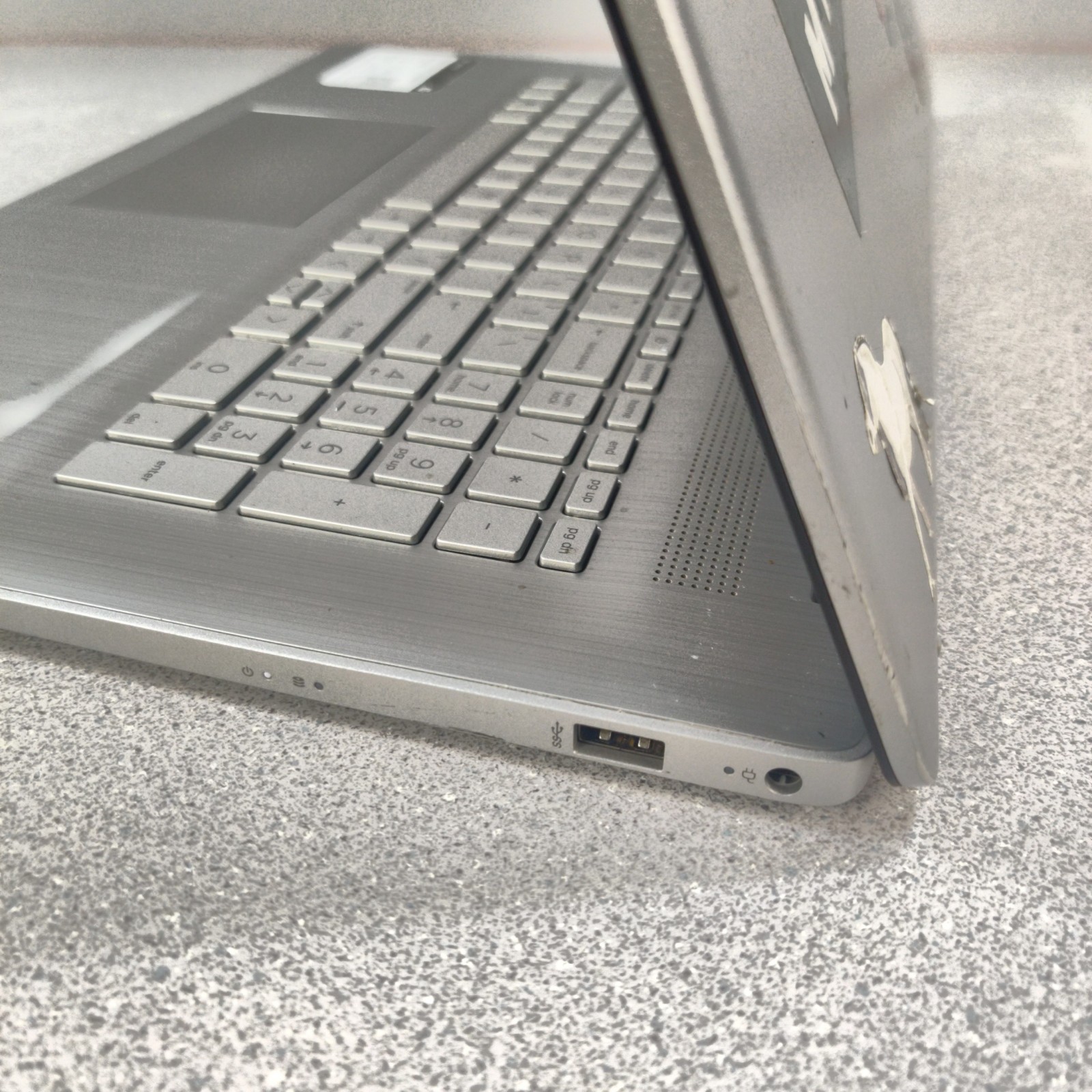 HP Laptop 17-CN0273ST 17.3″ i3-1125G4 8GB RAM NO SSD/AC ADAPTER **PLEASE READ