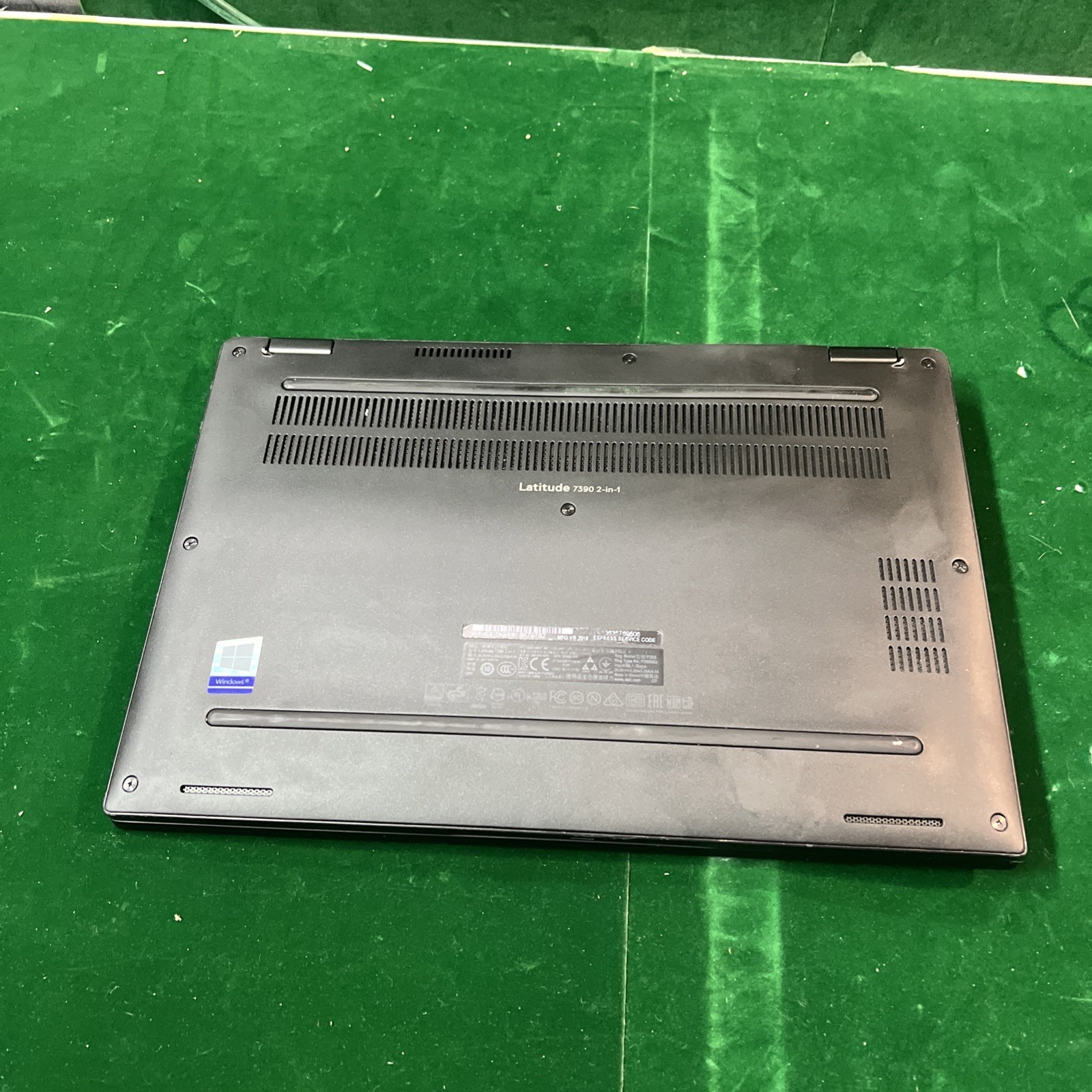 Dell Latitude 7390, 13.3 in FHD 2-IN-1, Intel Core i5-8350U, 8GB, 256GB PCIe