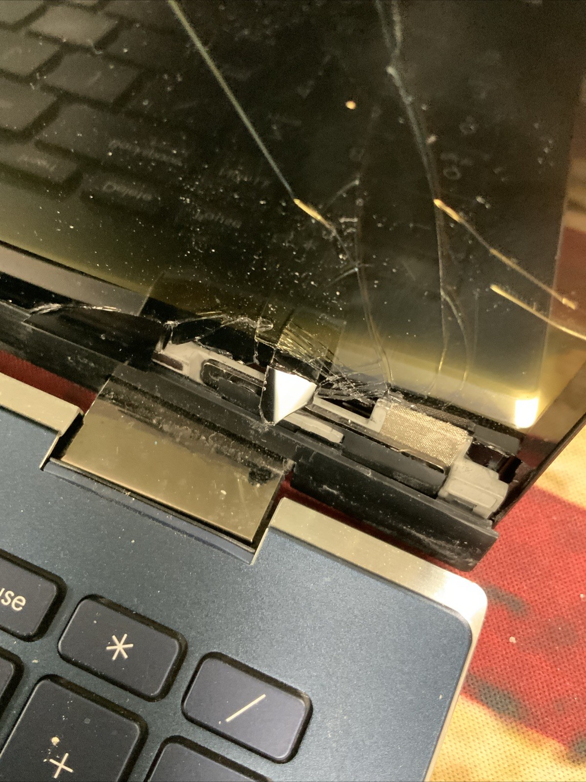 Asus ZenBook Pro 15 Flip Q529Z 15″ i7-12700H Broken For Parts BXPC2