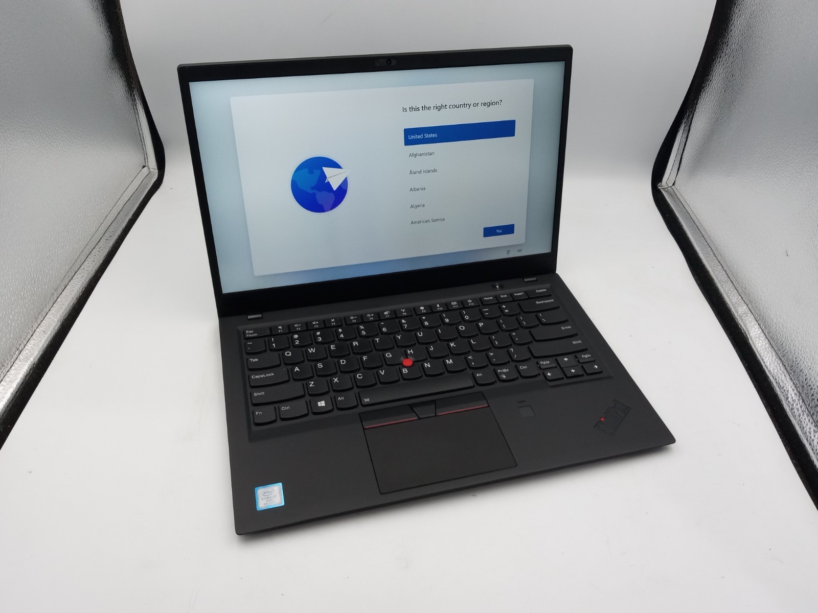 Lenovo ThinkPad X1 Carbon 6th Gen 14″ Touch i7-8650U 16GB RAM 128GB SSD W11 -RR
