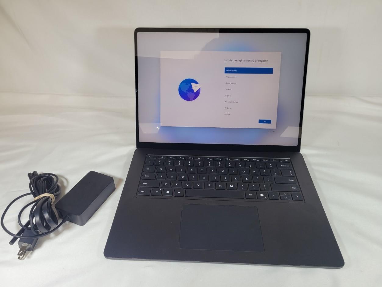 Microsoft Surface 15″ Copilot+ Laptop 7th Edition PixelSense Flow Display – 1TB
