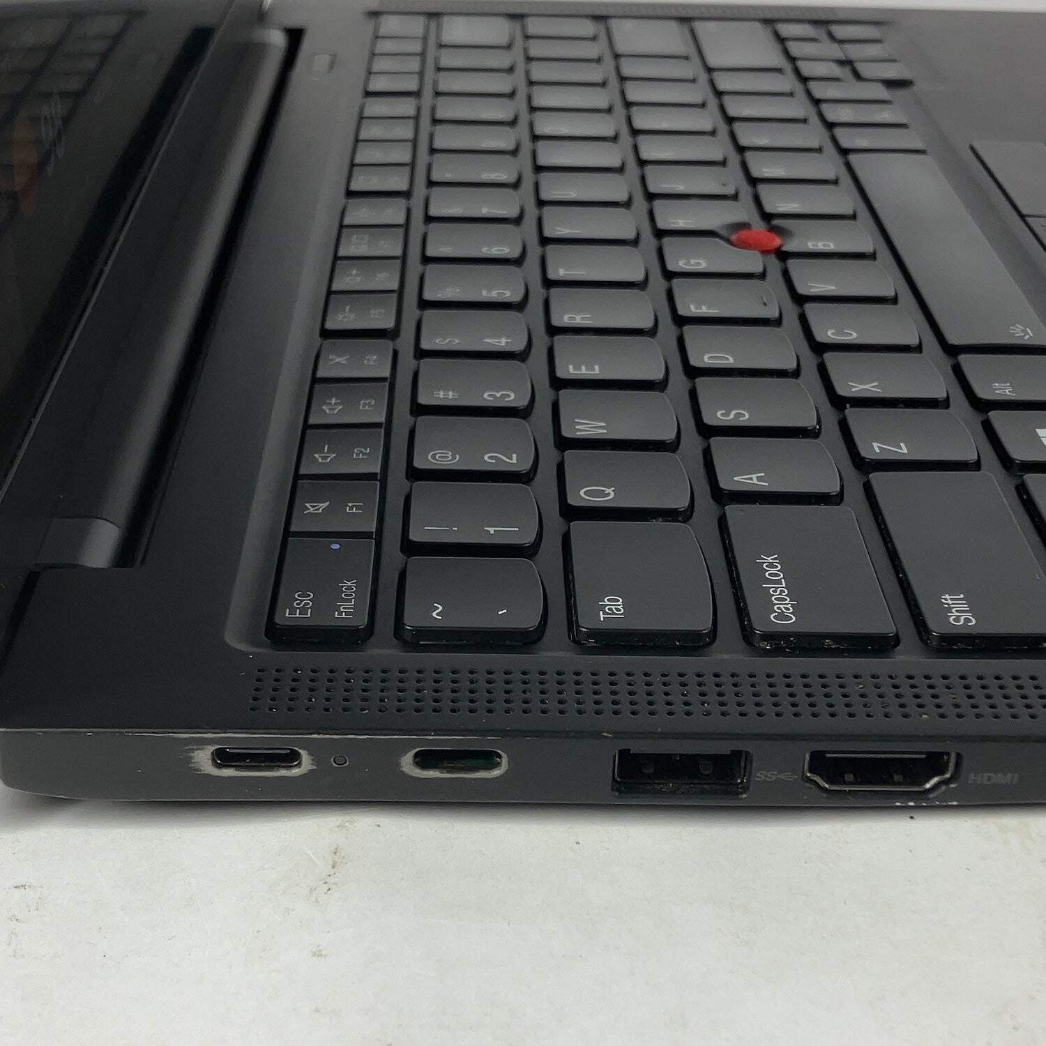 Lenovo ThinkPad X1 Carbon Gen 10 21CB i7-1270P 2.1GHz 16GB RAM 256GB SSD