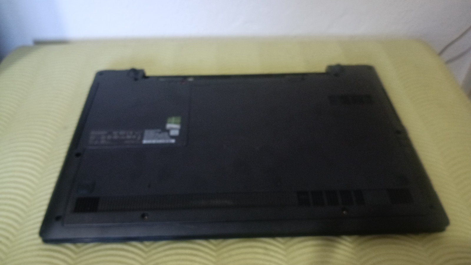 Lenovo ideapad G70-35 17.3″ 1600×900 AMD A8-6410 QUADCO 8gb 256gb RADEON R5 1GB