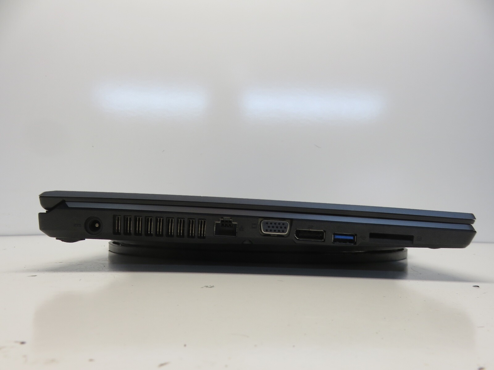 Fujitsu LifeBook E754 Intel i5-4300M 2.6GHz 2 GB NO HDD No Batt