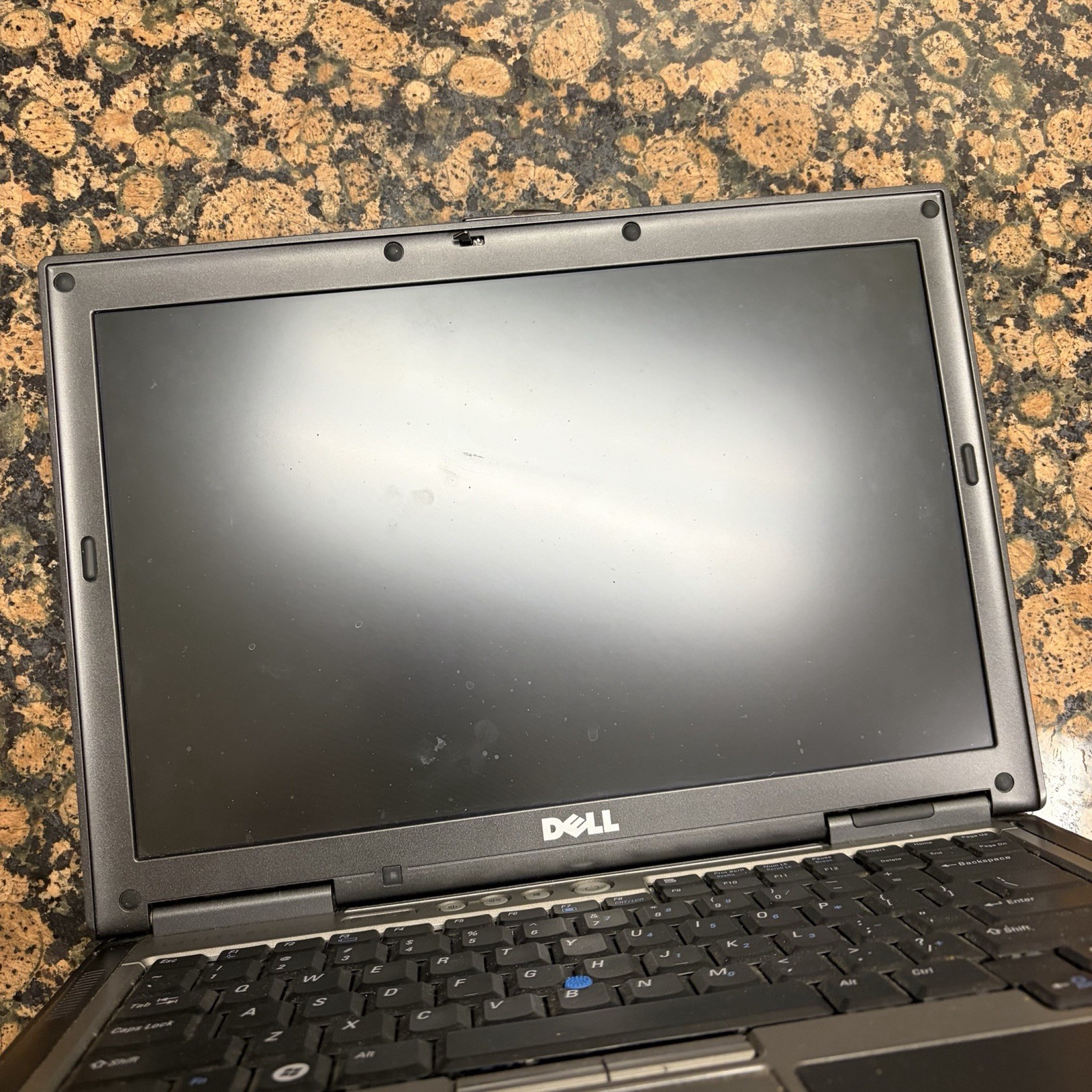 Dell Latitude D630 Fresh Load XP Pro T7250 SP3 RS232 DVD 2GB 150GB RW DVD