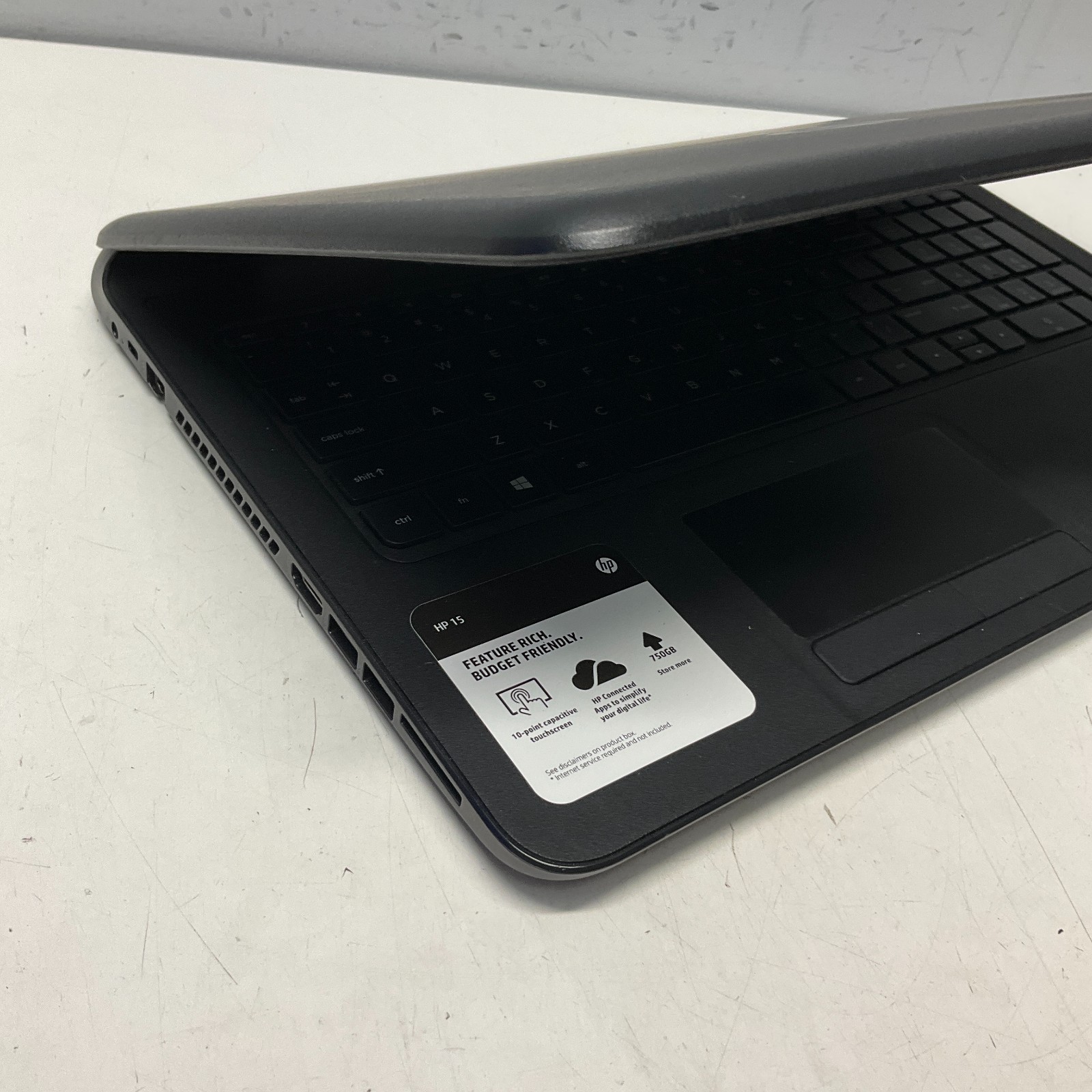 HP 15-f162dx Notebook i3-4030U@1.9GHz 4GB 750GB HDD Windows 10 Pro Laptop NO BAT