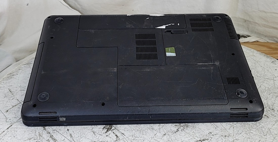 HP 2000 E0M18UA-ABA Laptop AMD E2-1800 APU 8GB 500GB