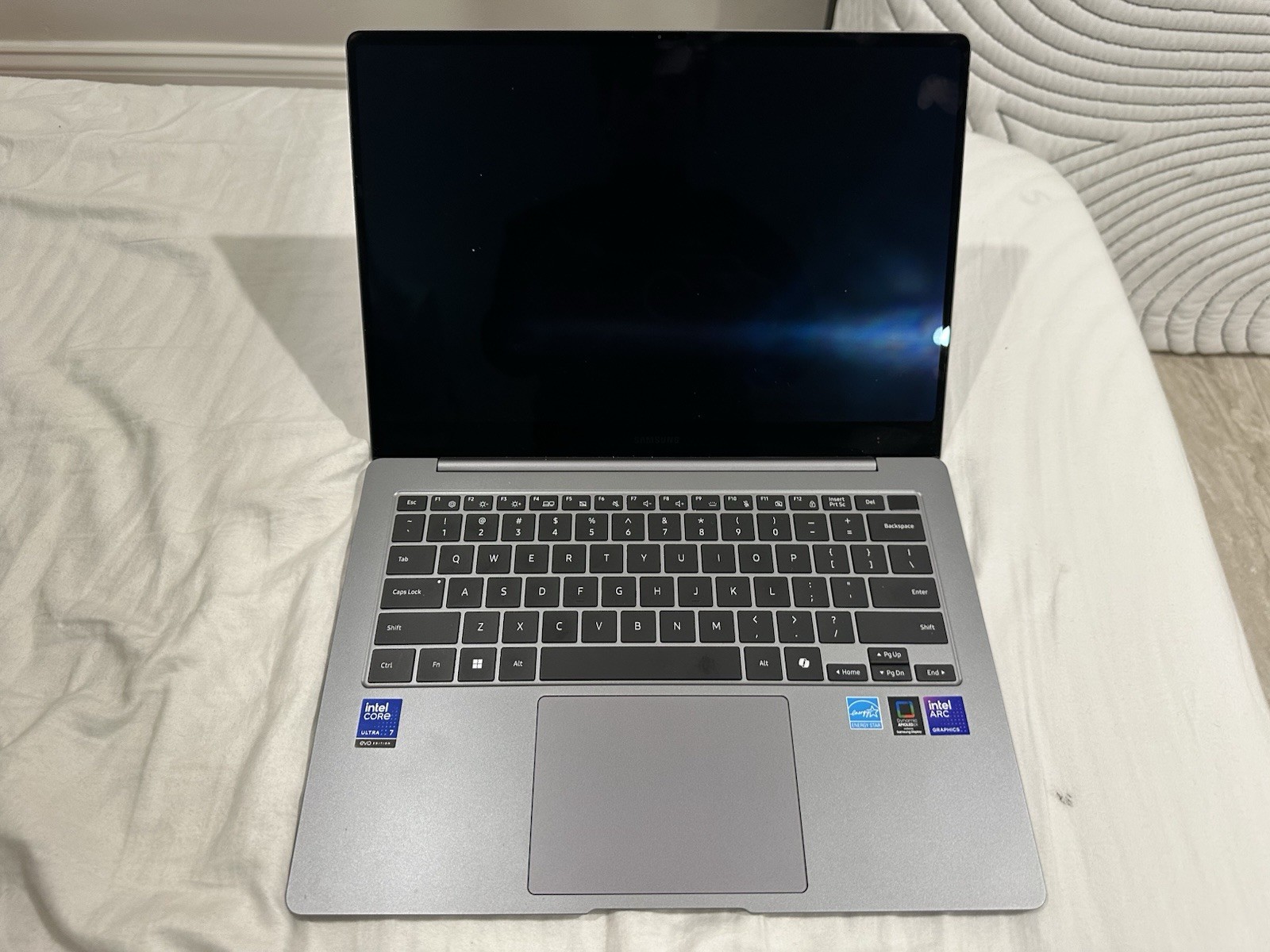 Samsung Galaxy Book 5 pro 14″ Laptop i 7 2gen Gen 16GB 512GB SSD Gray Windows 11