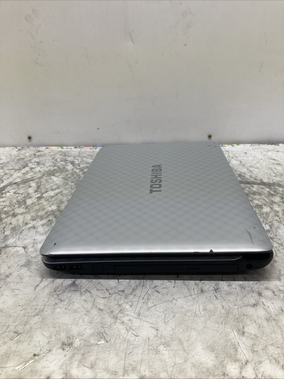 Toshiba Satellite L755-S5151 i3-2350M 2.30GHz 4GB no HDD Boot to BIOS