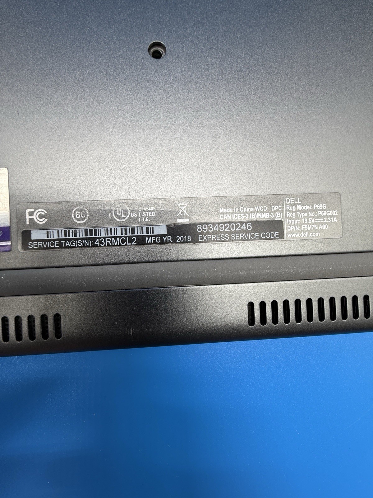 Dell Inspiron 7375 13.3” Touch Ryzen 5 2500U 8GB 238GB SSD Win 11 Pro