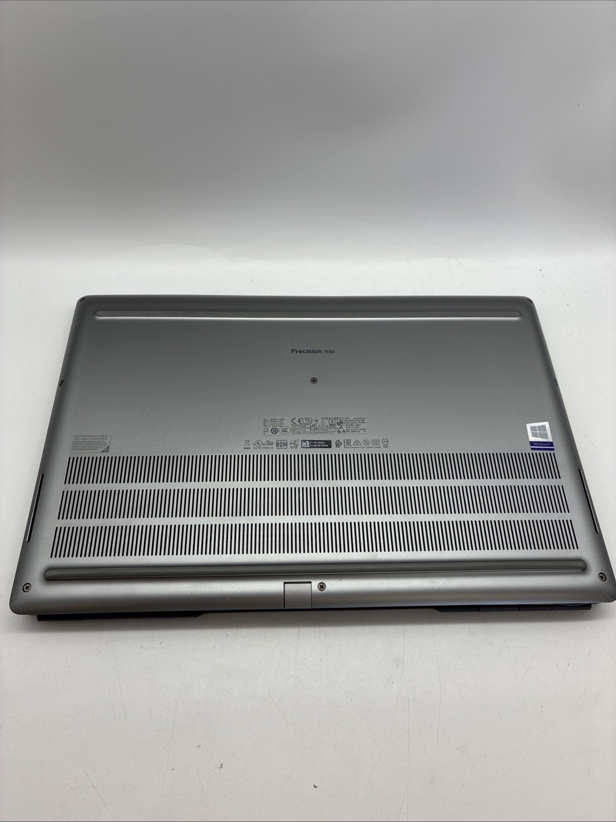 Dell Precision 7550 NVIDIA Quadro RTX 3000 2.4GHz Intel Core i9-10 32GB 512 (L2)
