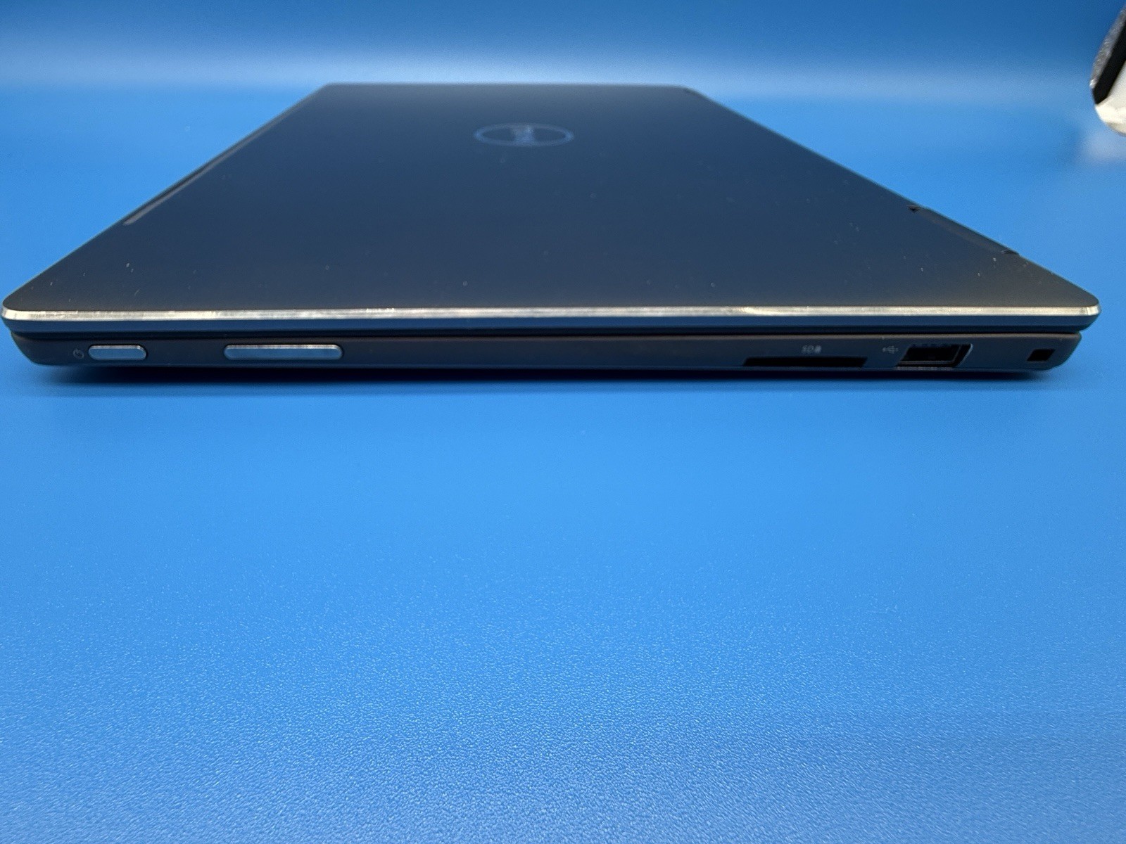 Dell Inspiron 7375 13.3” Touch Ryzen 5 2500U 8GB 238GB SSD Win 11 Pro