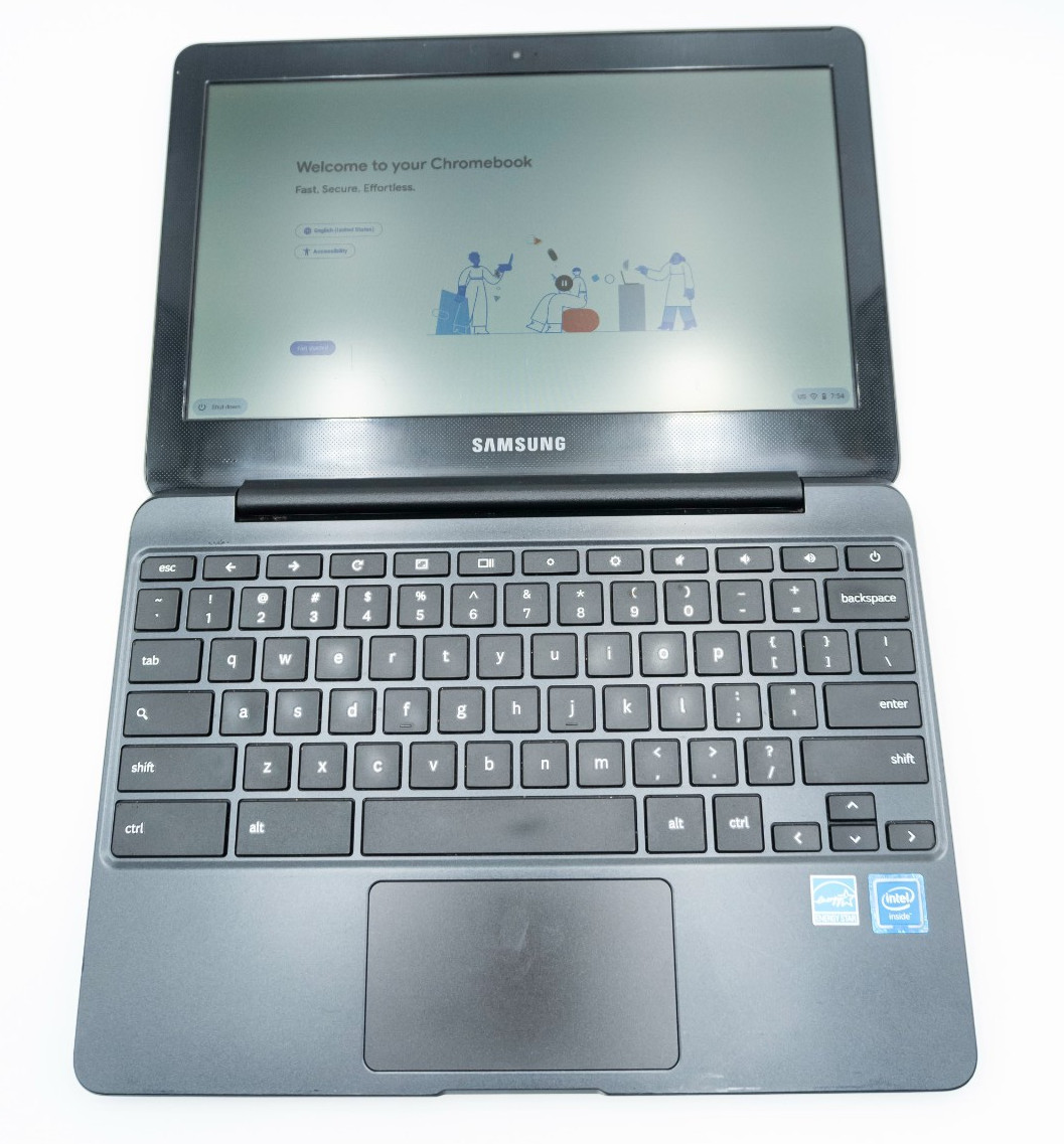 Samsung Chromebook 3 XE500C13 11.6 in. 2GB RAM 16GB SSD Intel Celeron N 2.48GHz