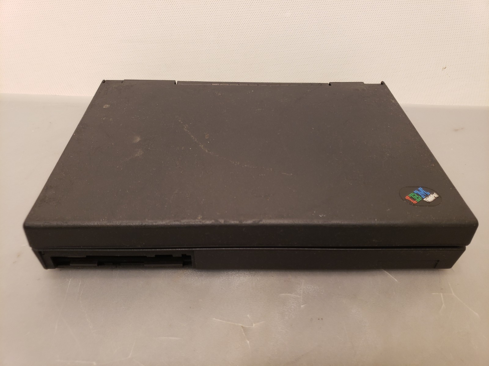 Vintage IBM Thinkpad 755C Intel 486-DX4 Laptop 9545-LOG for Project or Parts