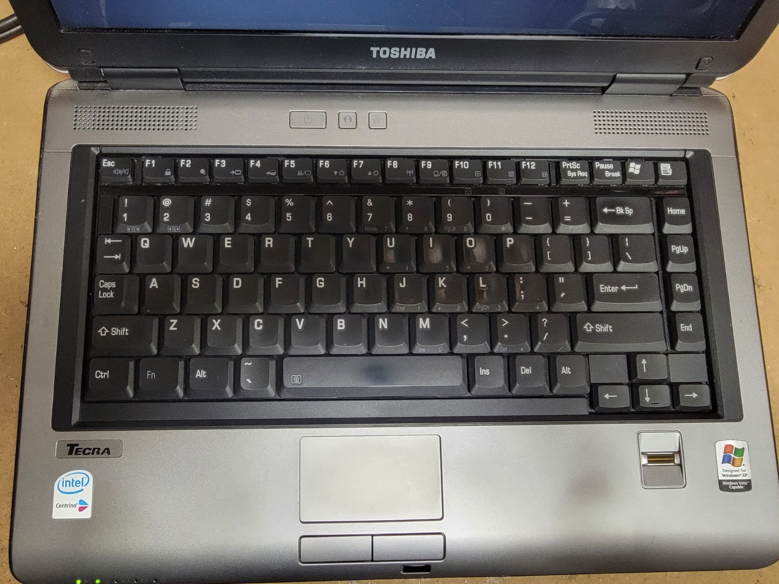 TOSHIBA TECRA A6 – Intel Centrino 1GB RAM NO HDD – NO BATTERY – PARTS OR REPAIR