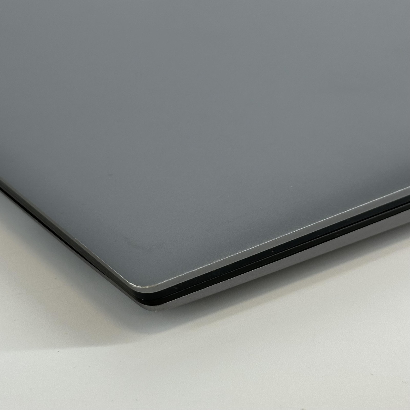 Dell Precision 5480 14 Gray FHD 2.5 GHz i7-13800H 32GB 256GB SSD RTX A1000 Good