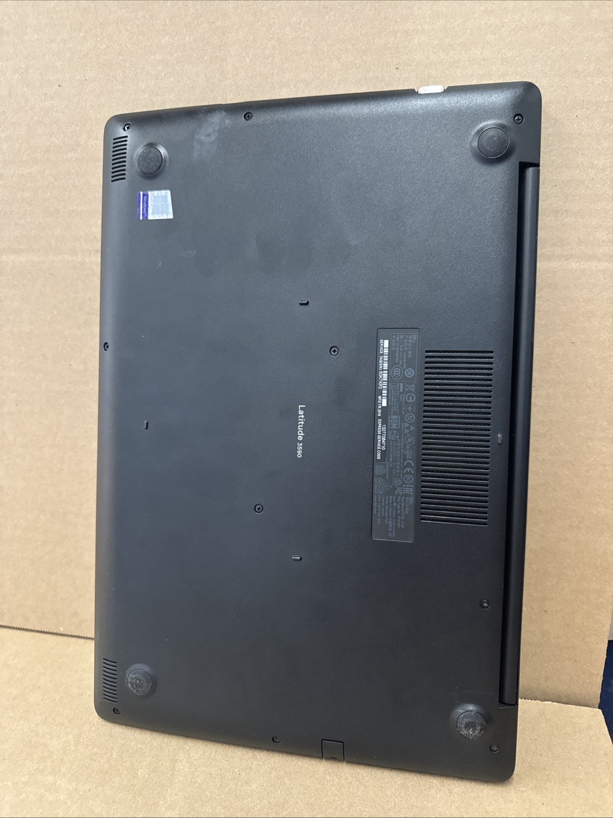 Dell Latitude 3590 i5-8250U, 8GB Ram, 500GB HDD, W10P
