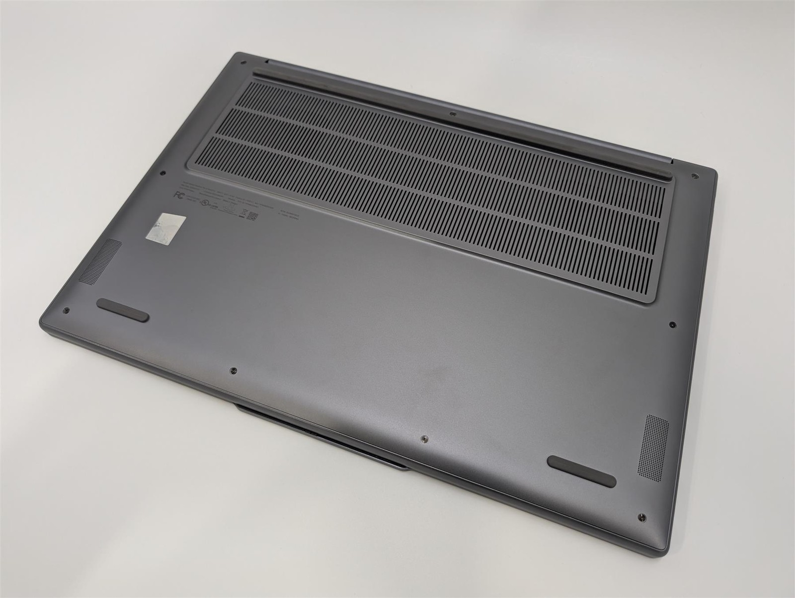 Lenovo IdeaPad Pro 5 16″ Ultra 9 285H 32GB 1TB SSD RTX Luna Grey Used-Very Good