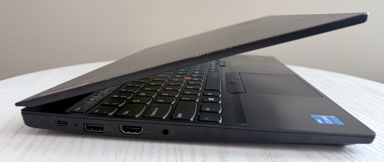Lenovo ThinkPad E15 gen 2, i5-1135g7, 2.40 GHz, 8gb Ram, 256gb NVMe, Win 11 Pro