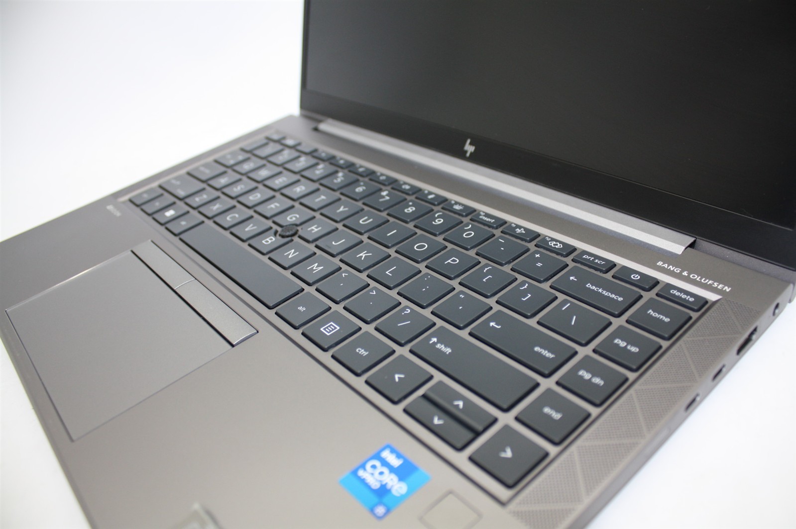 14″HP ZBook Firefly G8 i5-1145G7 2.60GHz RAM 16GB NVMe 256GB/Cosmetic issue