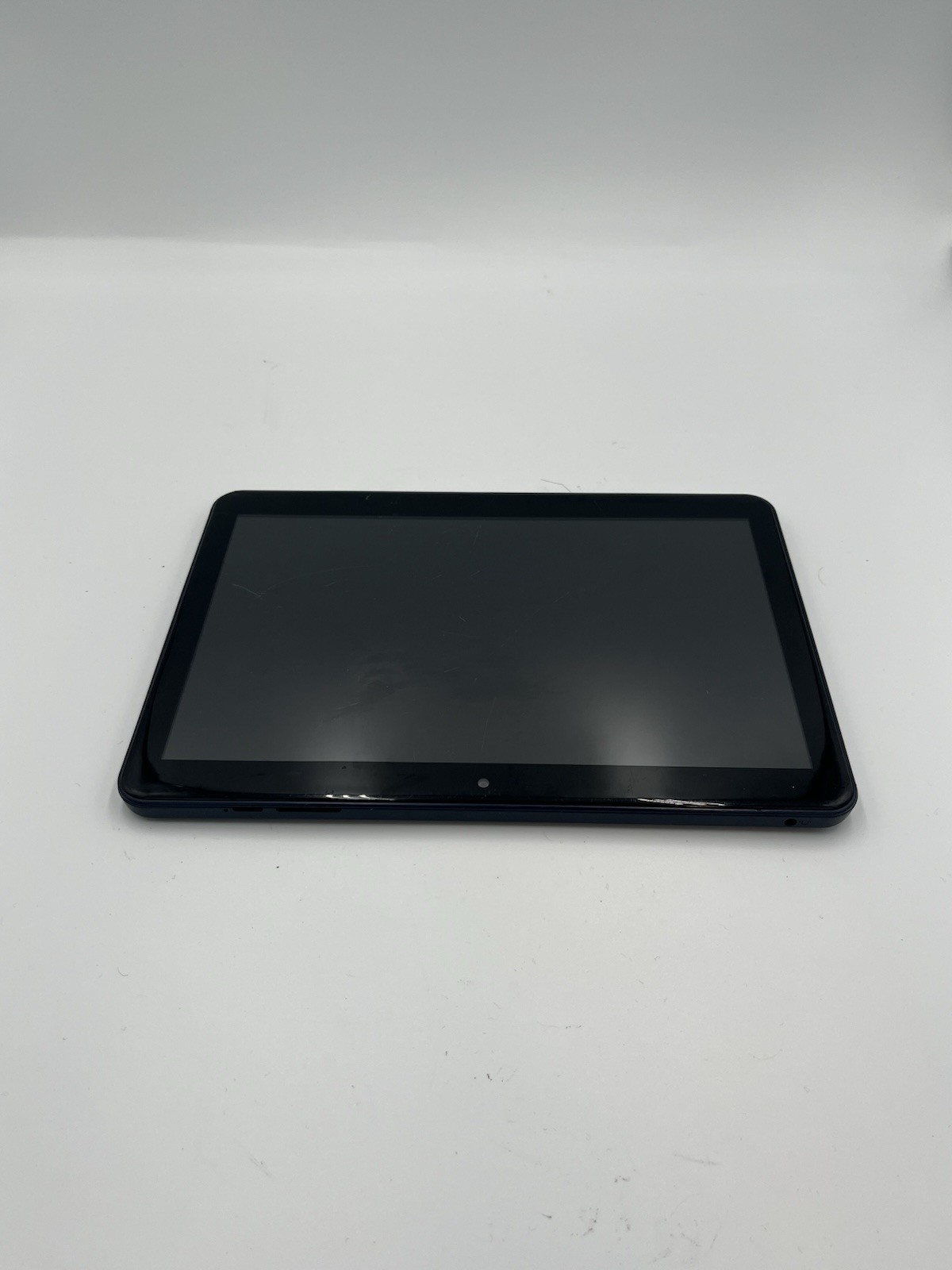 Onn 10.1″ Tablet 32GB of storage, 2GB of RAM, and a 1280 x 800 res Display Blue