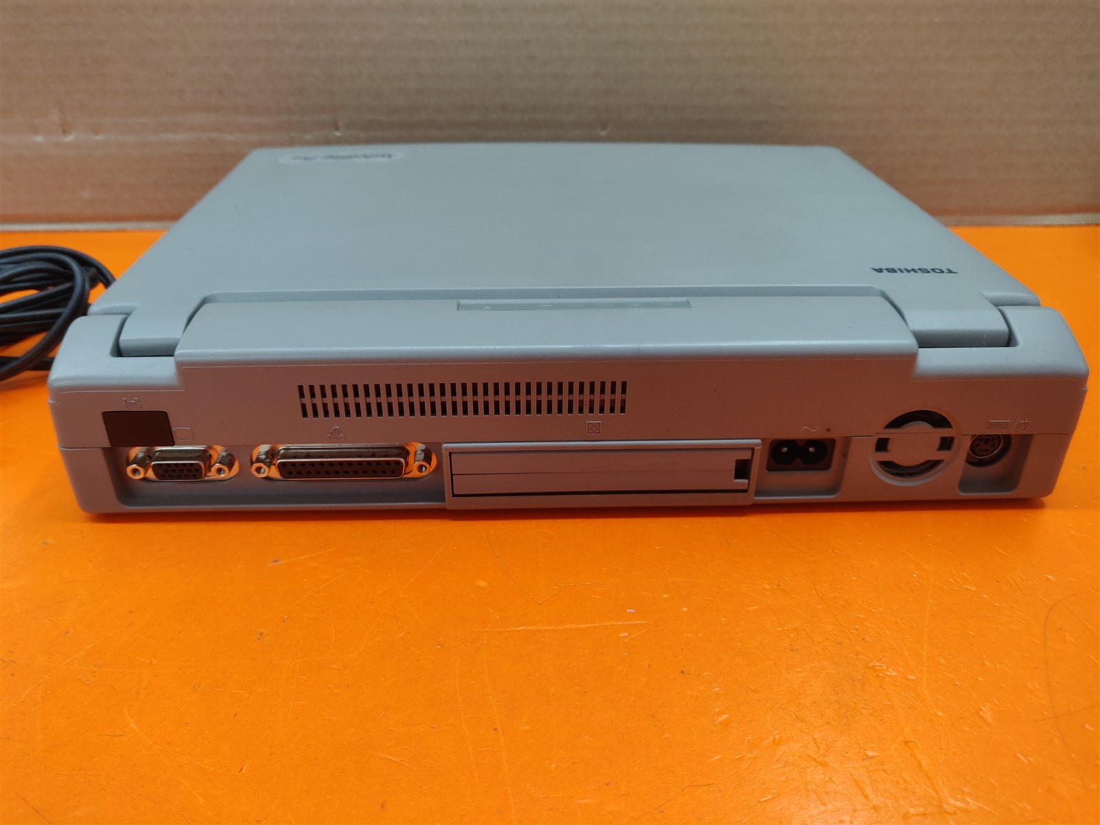 ⭐️⭐️⭐️⭐️⭐️ **DEFECTIVE** Toshiba Satellite Pro 430CDT Vintage Laptop