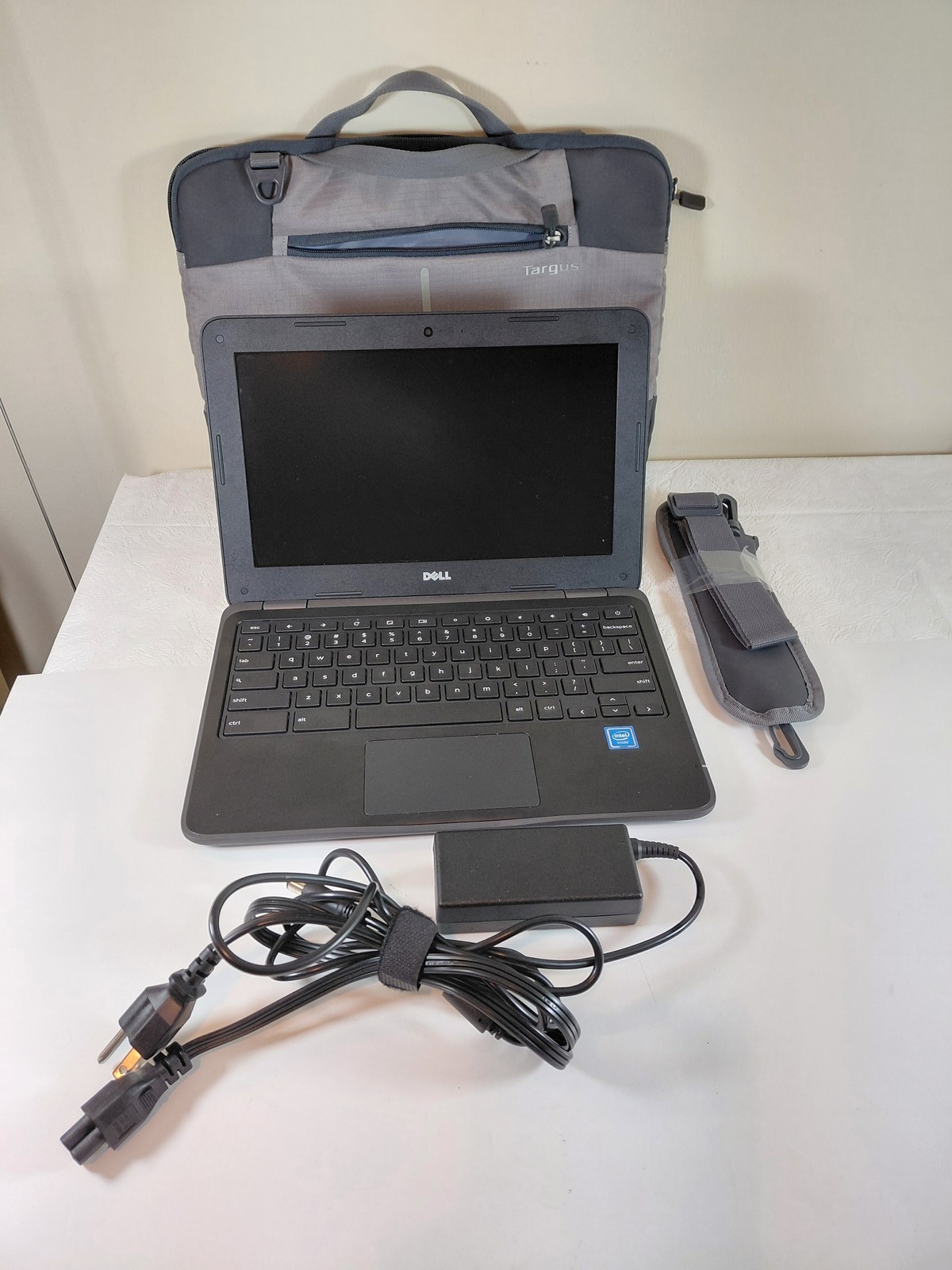 Dell Inspiron 3181 P26T Chromebook Intel 2018 Black w/ Targus Case & Charger