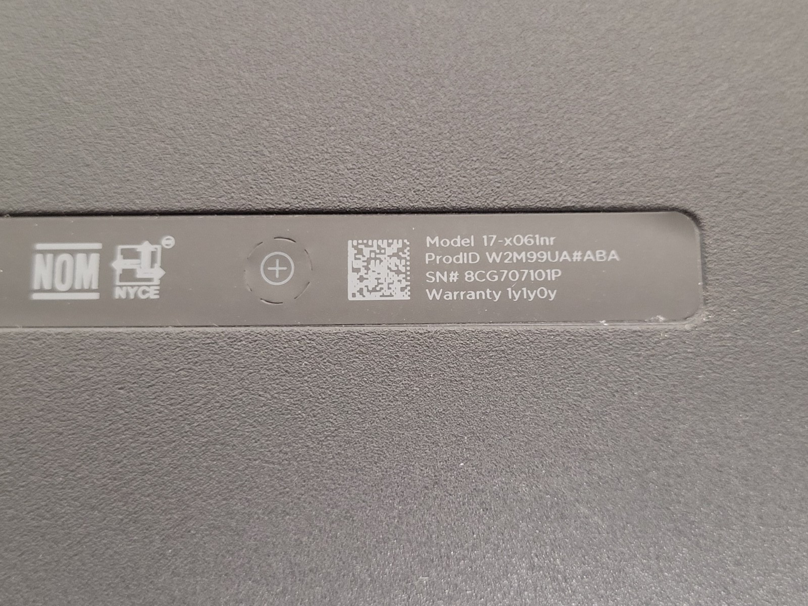Hp notebook 17-x061nr 17.3″ i3-6100u 2.3ghz 8Gb ram 1tb hdd charger 8CG707101P