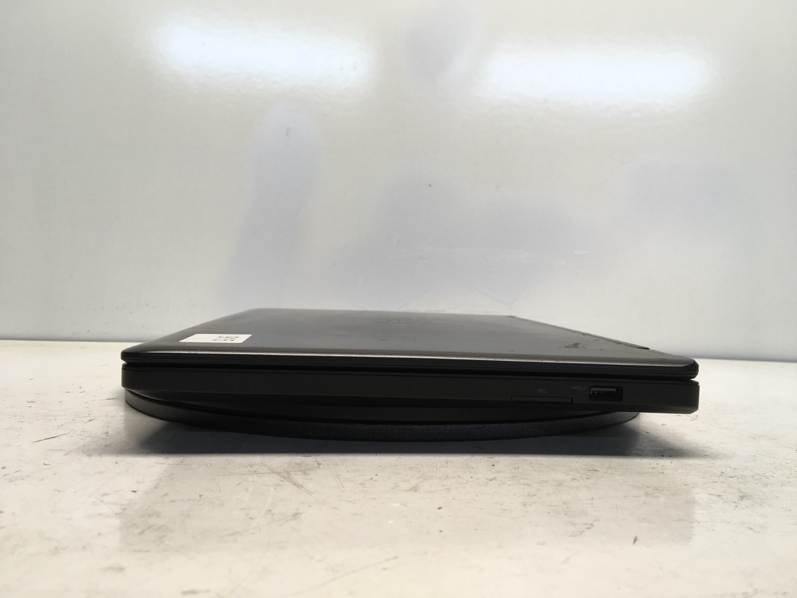 Dell Latitude E5450 Intel i5-5200U 2.2GHz 4 GB NO HDD No Batt