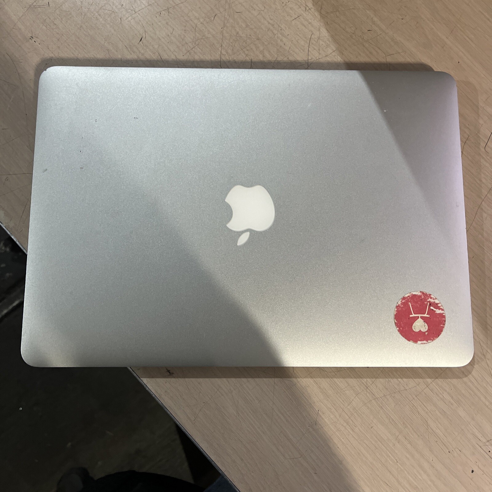 APPLE MACBOOK AIR 13″ MID-2013 CORE I5-4250U 1.3GHZ 4GB RAM NO HD